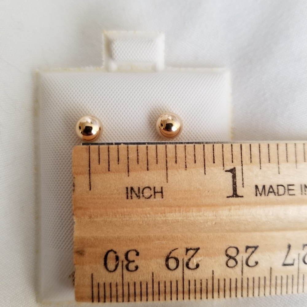 Gold 5mm 14kt gold stud earrings